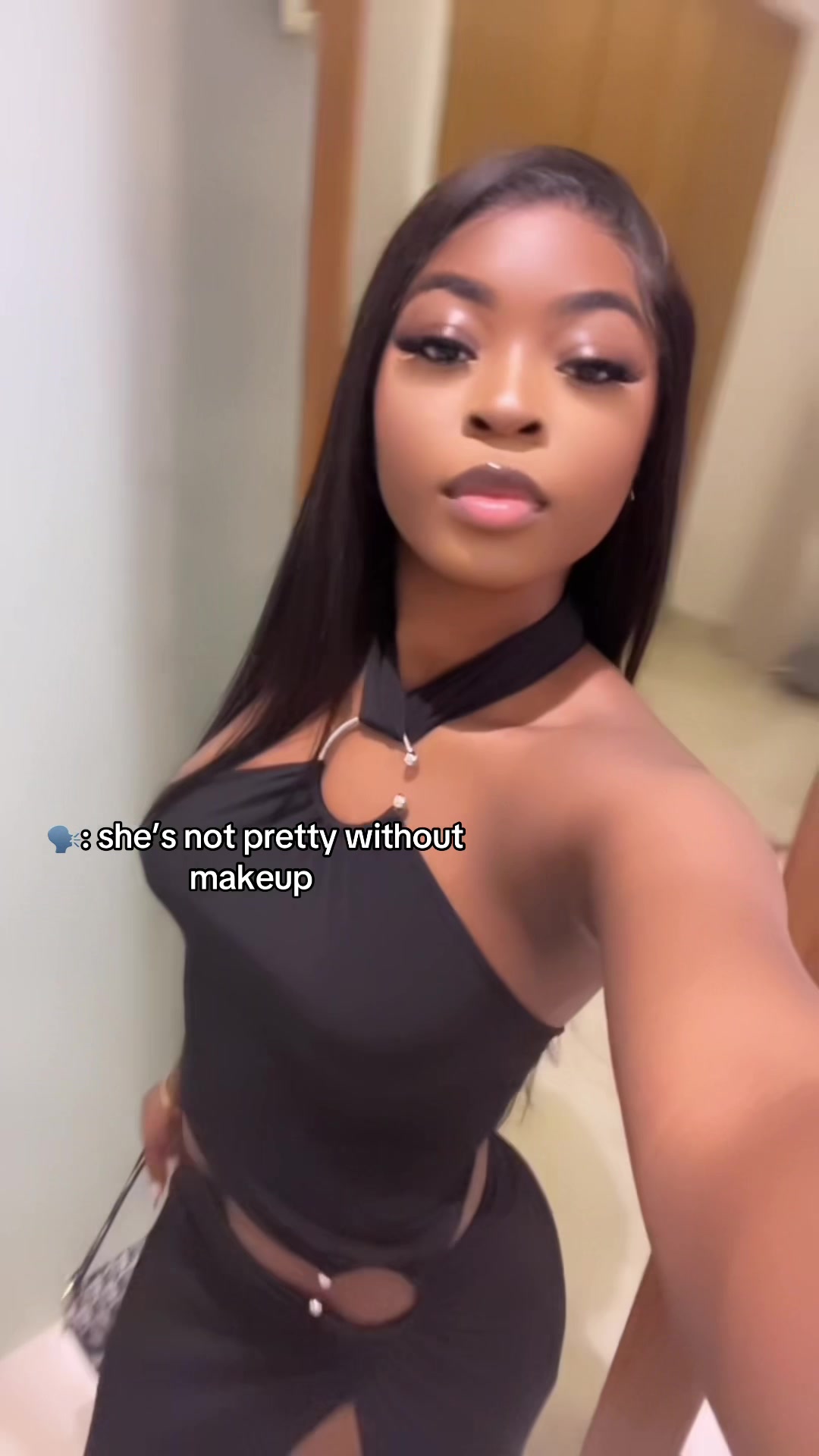 @Xophiya_