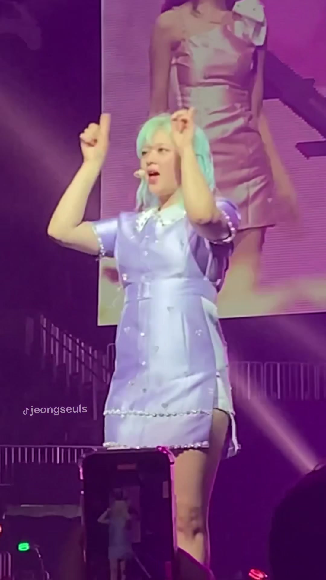 @jeongyeon and haseul vids