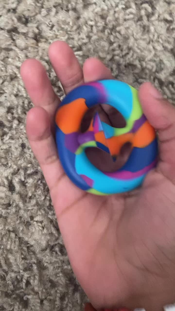 @UhM dId YoU bReAk My FIDGETS-