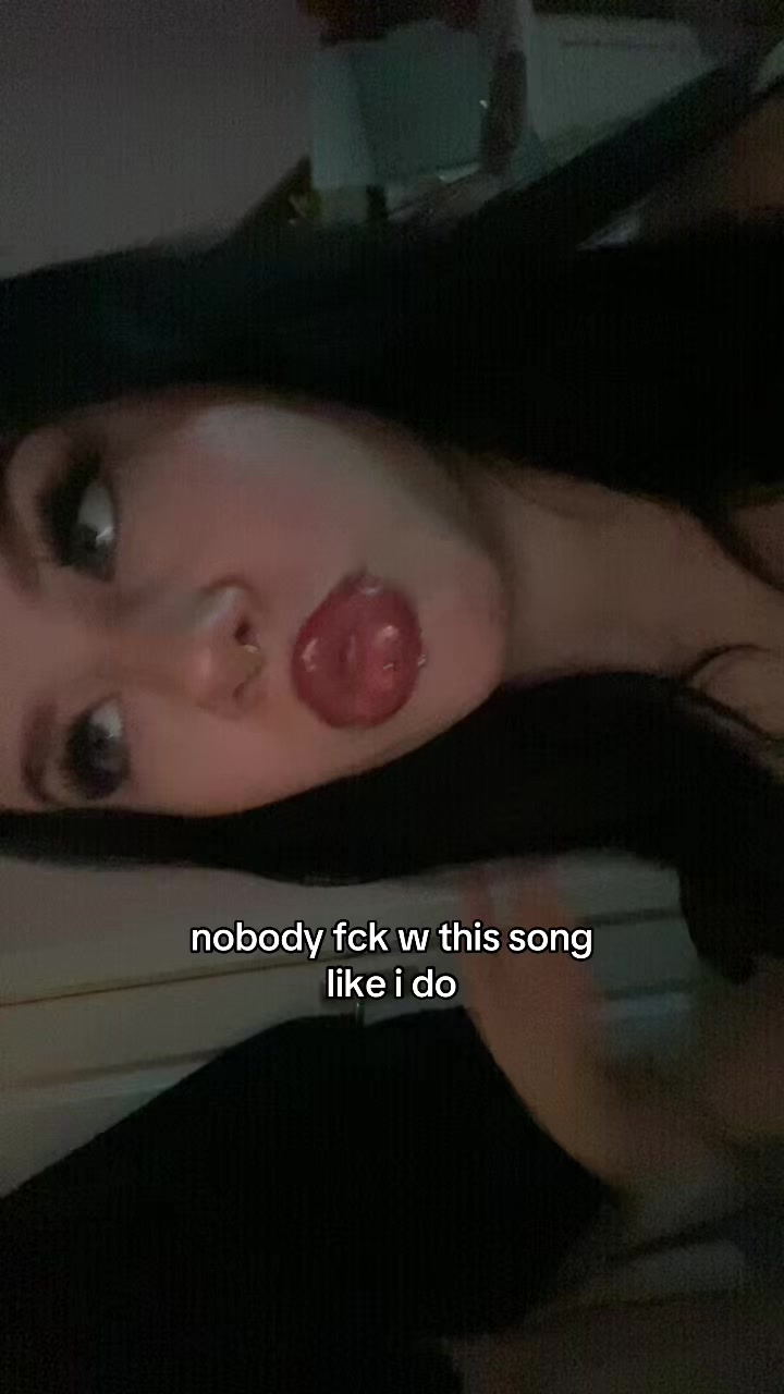 @𝐄 𖣂.