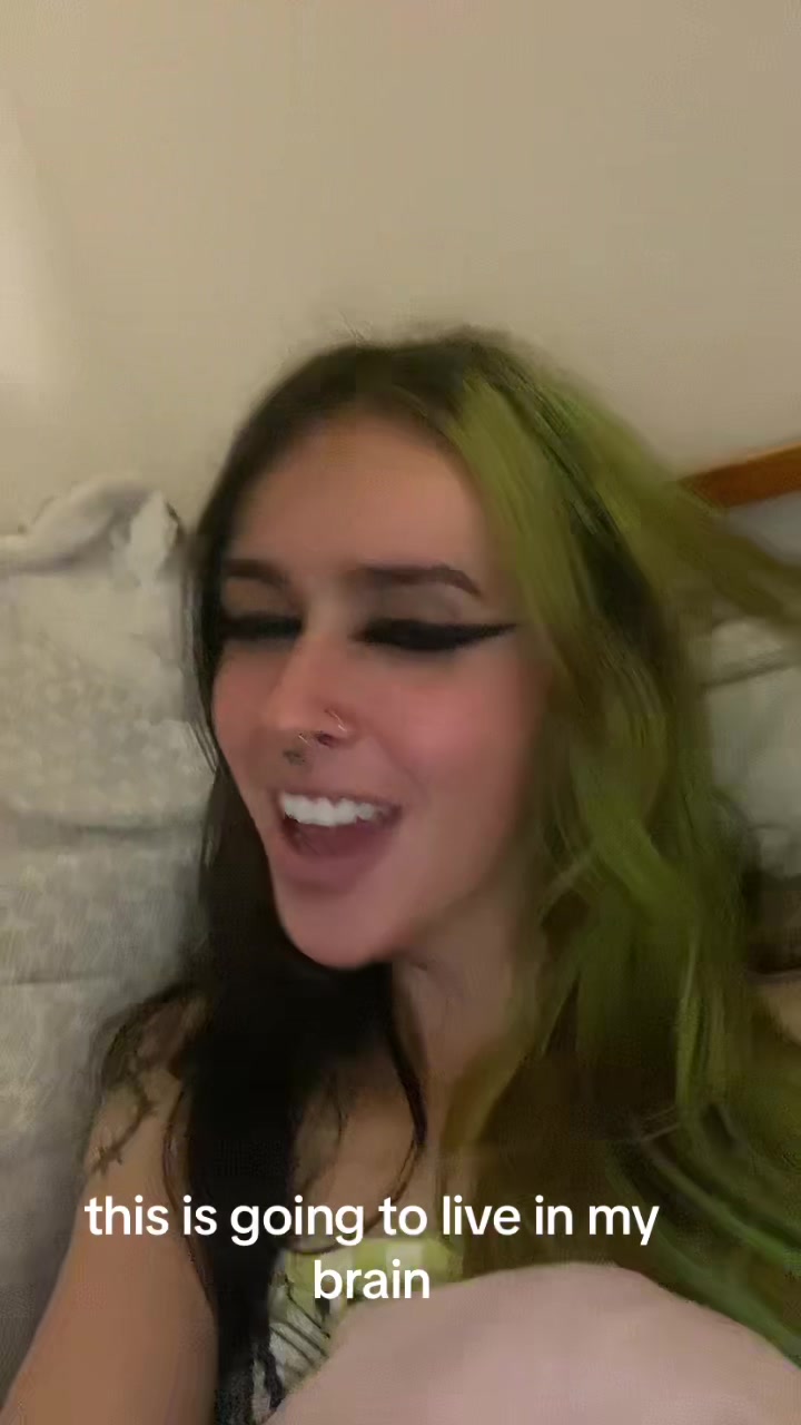 @rachel👽🖤