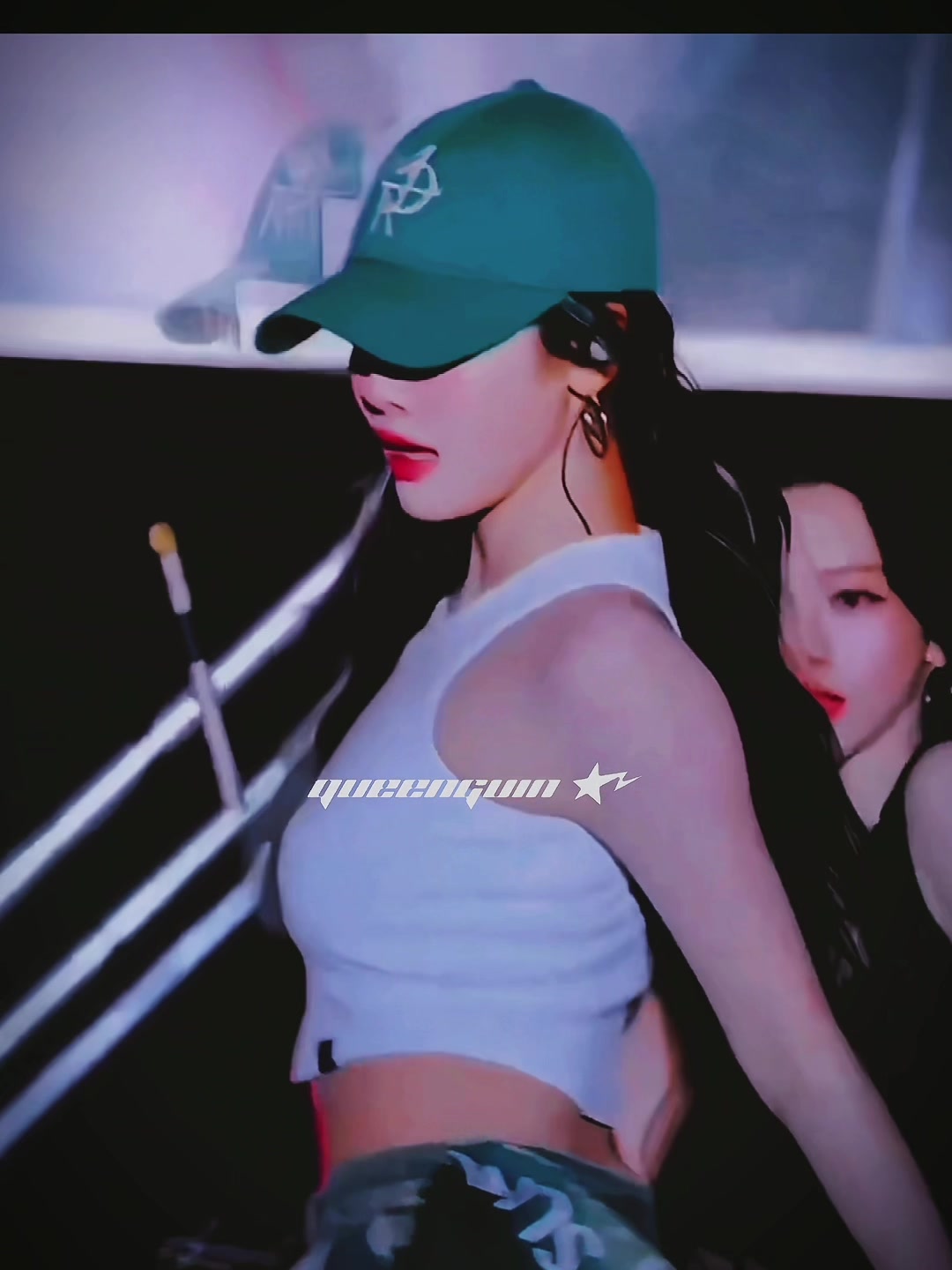 @queenguinn