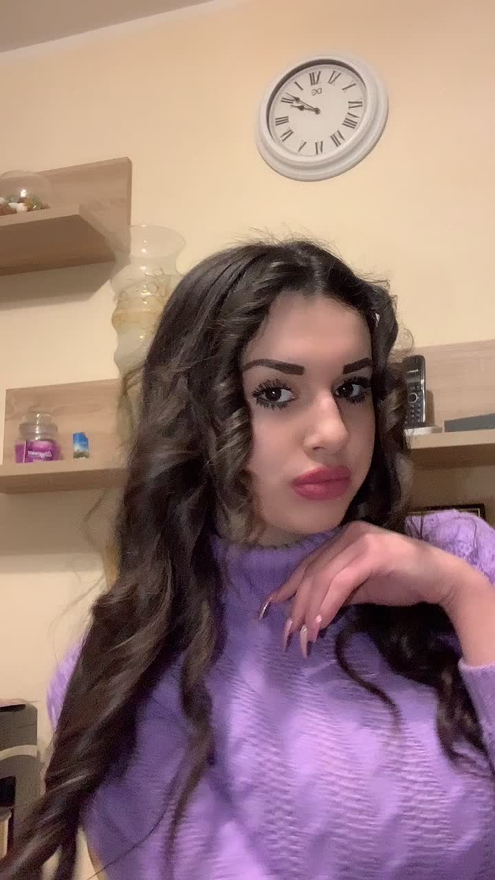 @𝓢𝓱𝓪𝓻𝓸𝓷👸🏻