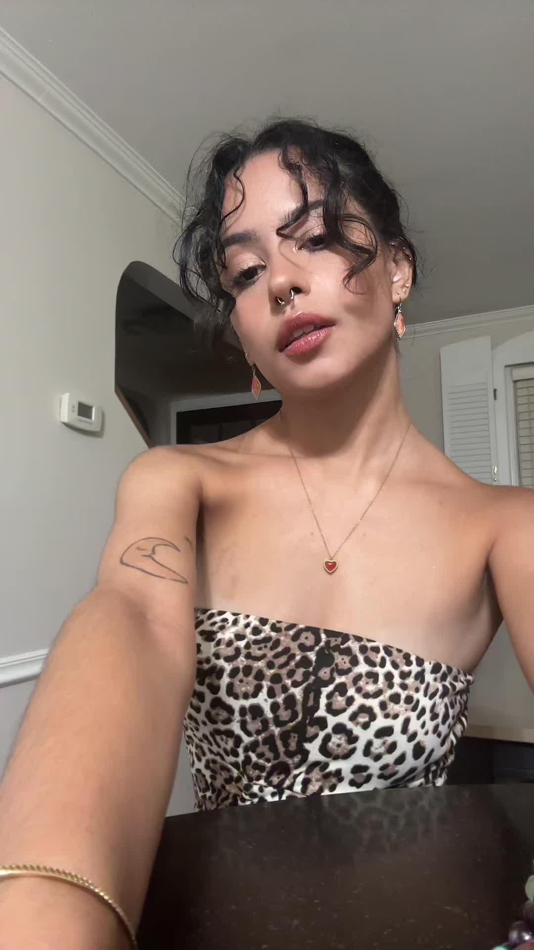 @Ny♢
