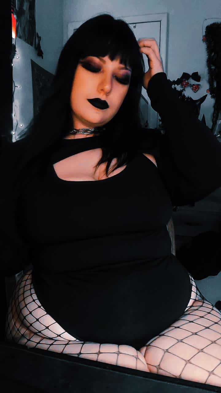 @ThiccGhostGirl
