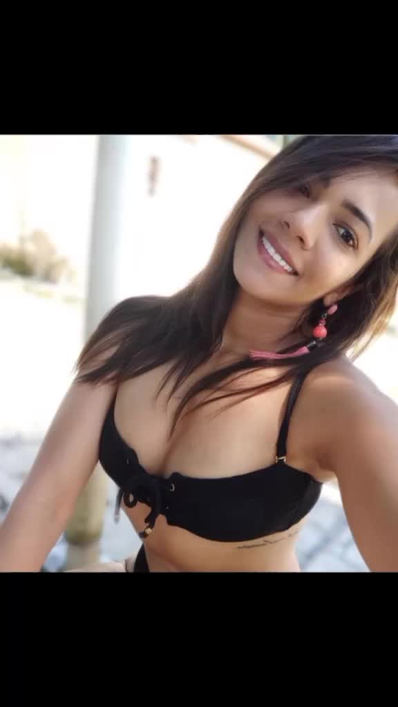 @nívia-olyveira