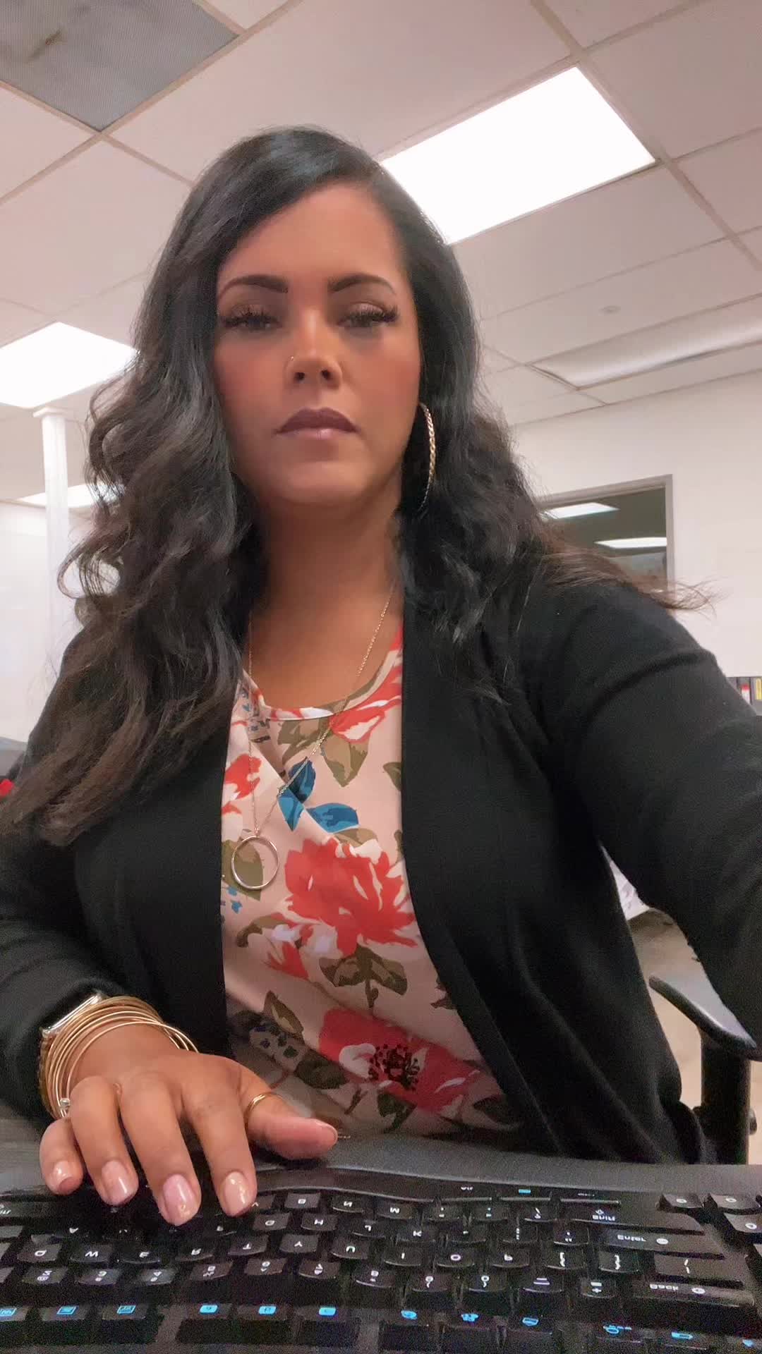 @MrsV✨Corporate Girly✨Keeb ❤️er