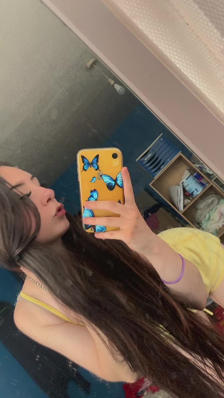 @Elly x ᥫ᭡