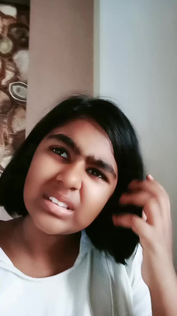 @Sriya✌🏻