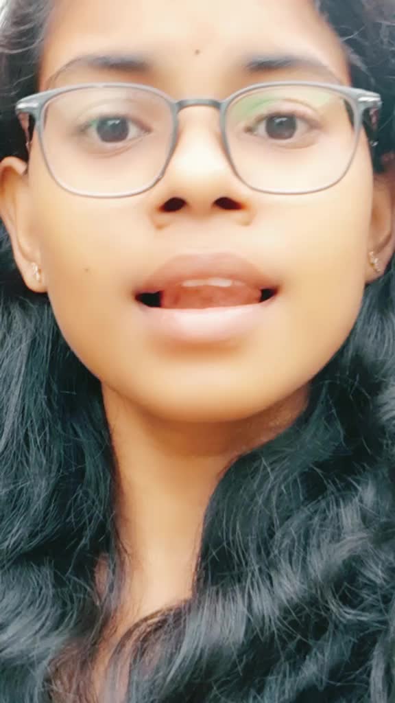 @👑POOJITHA✨