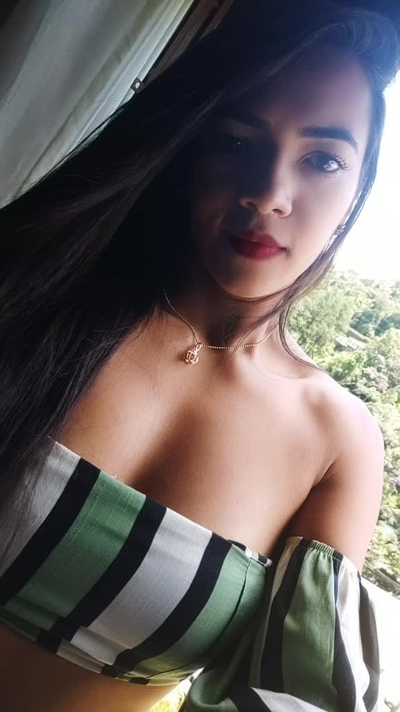@nívia-olyveira