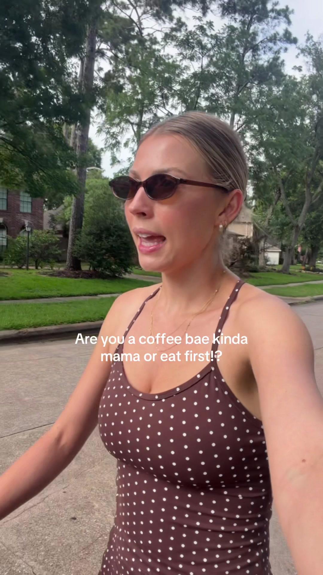 @Cheyenne | Mom Outfits