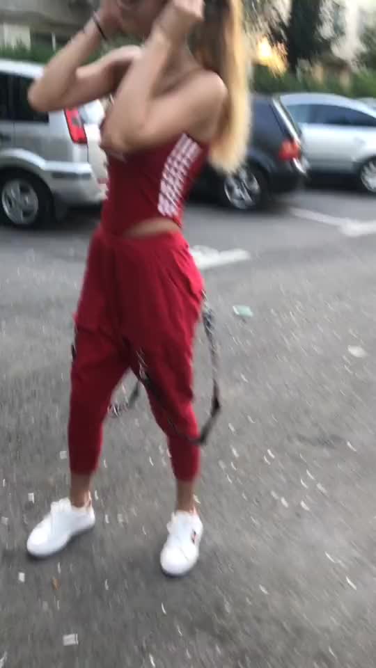 @Andreeacb