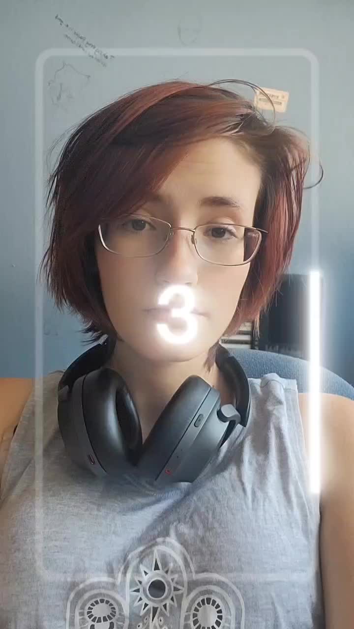 @Bee, he/it and neos <3