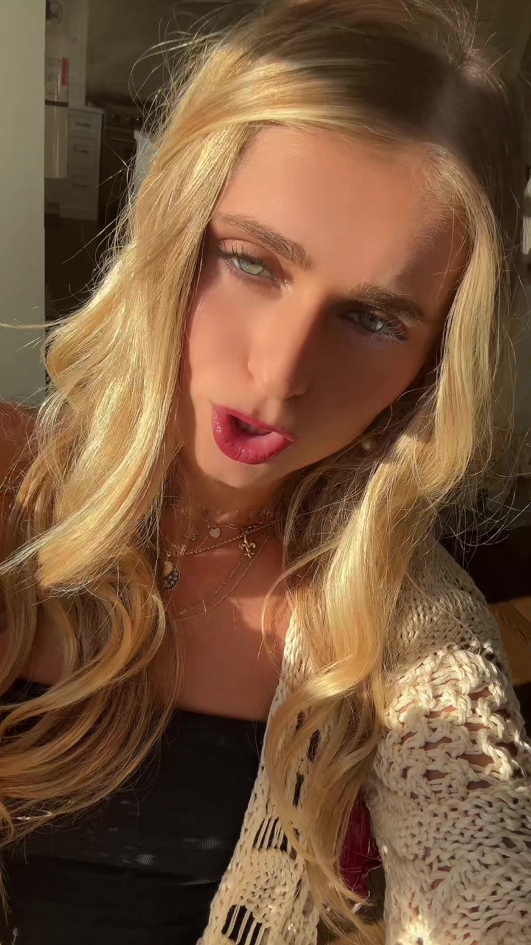 @Juliaa