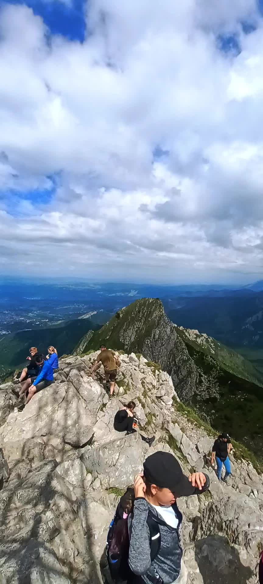 @bartek_marek
