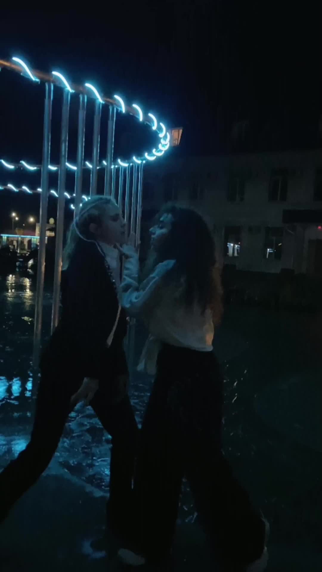 @yaninock