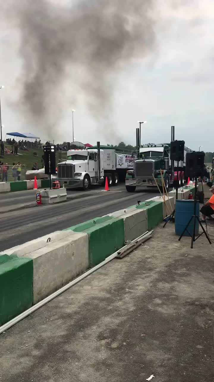 @LexingtonTruck&Trailer