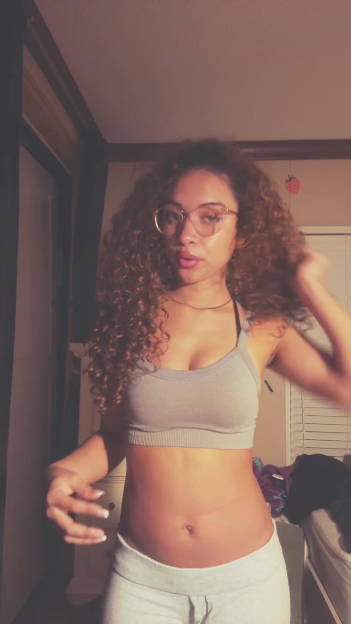 @Makayla Moen&eacute;