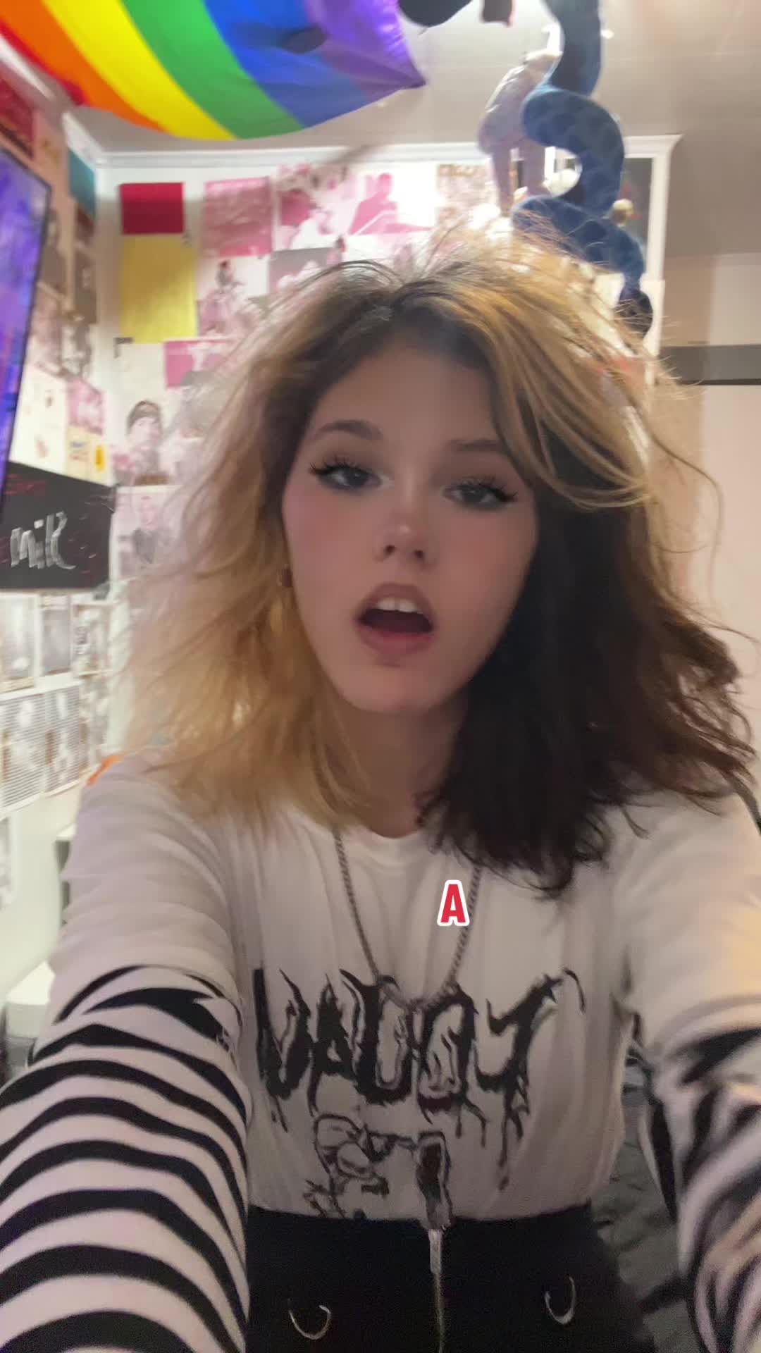 @🤡_Peek_A_Boo_🤡