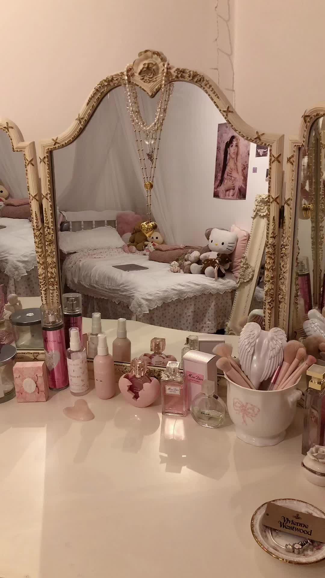 @𝒫𝑒𝓃𝑒𝓁𝑜𝓅𝑒 ୨୧