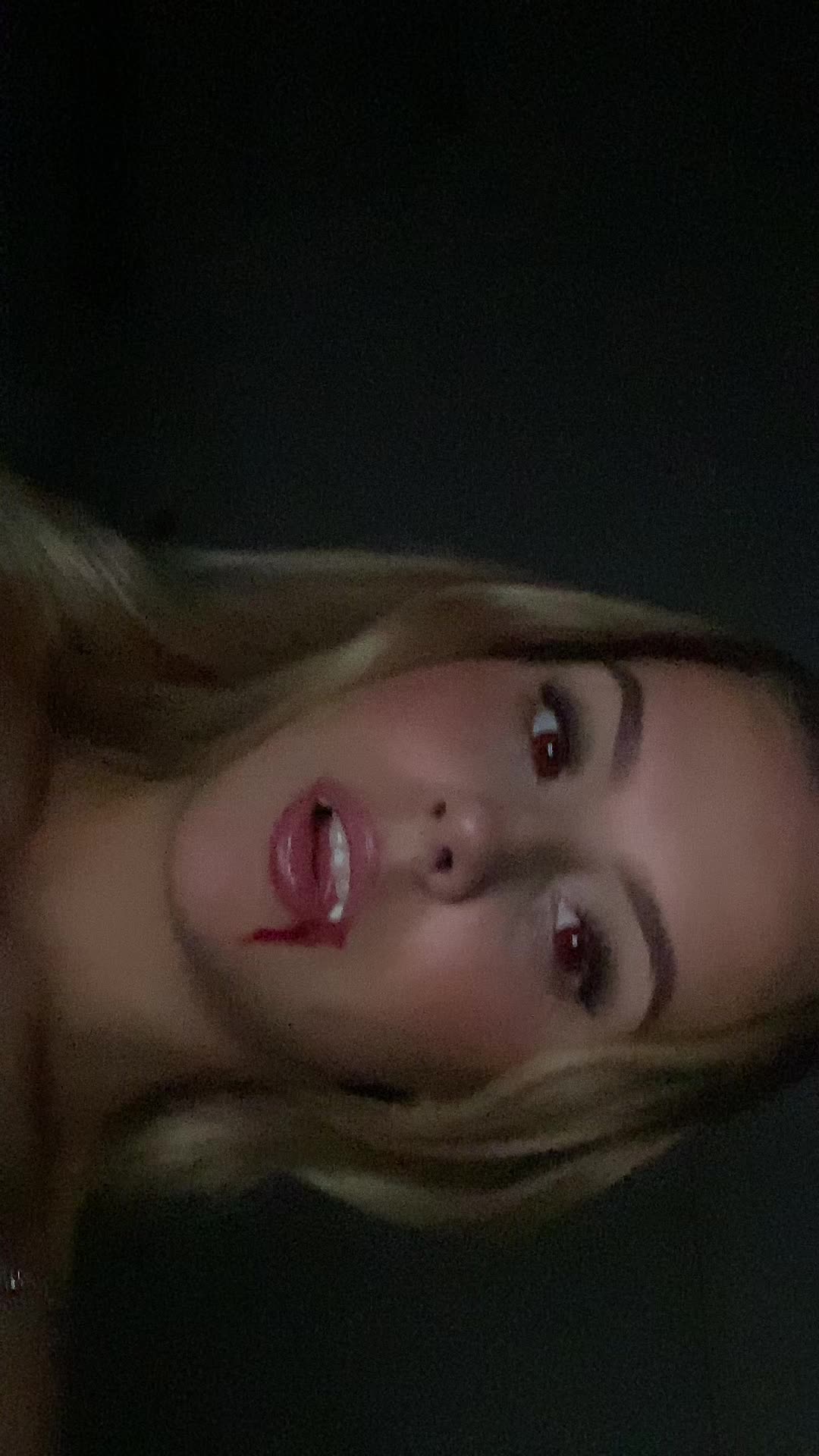 @JULIE ANTÓNIA