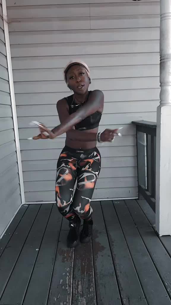 @AlienGoddess👽