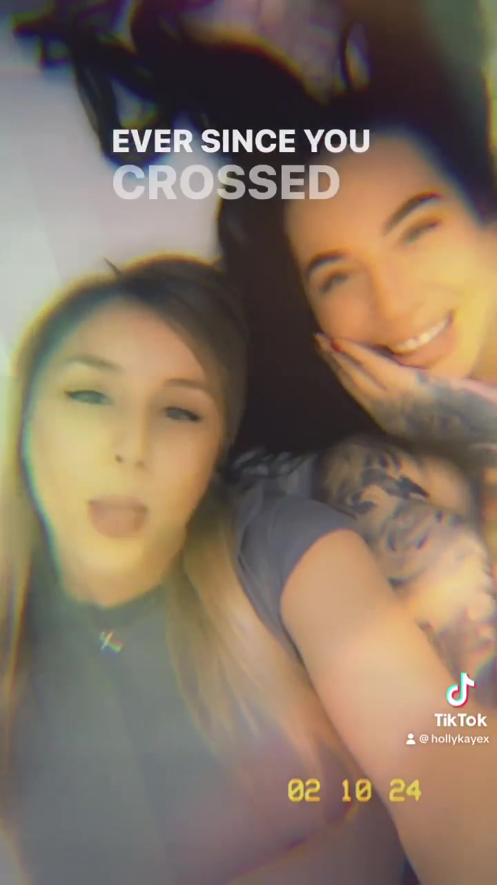 @Hollyyy