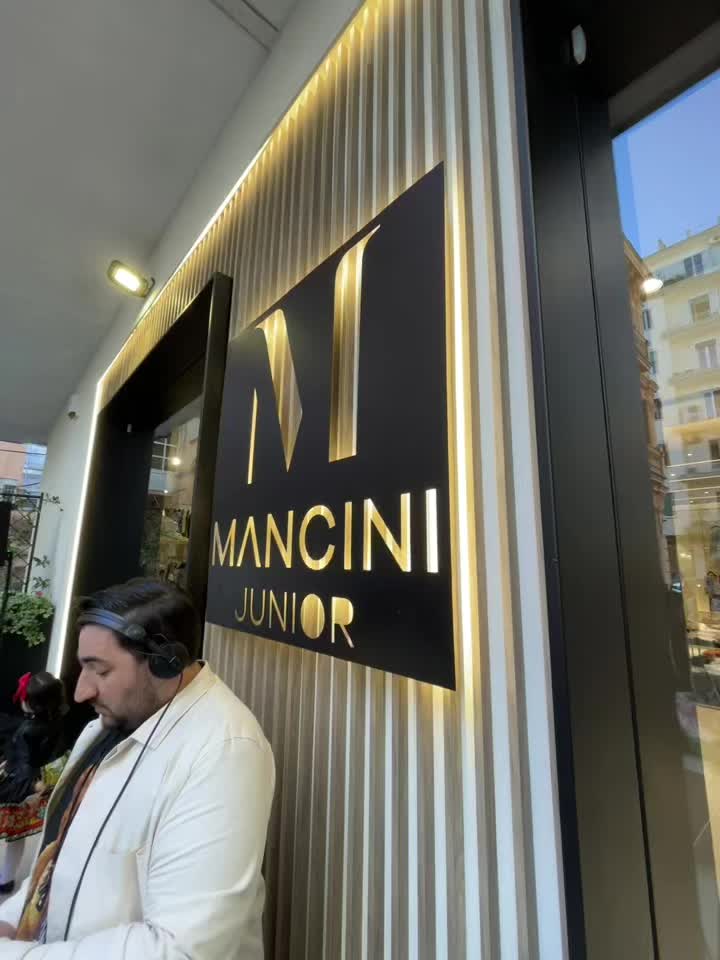 @Mancini_junior