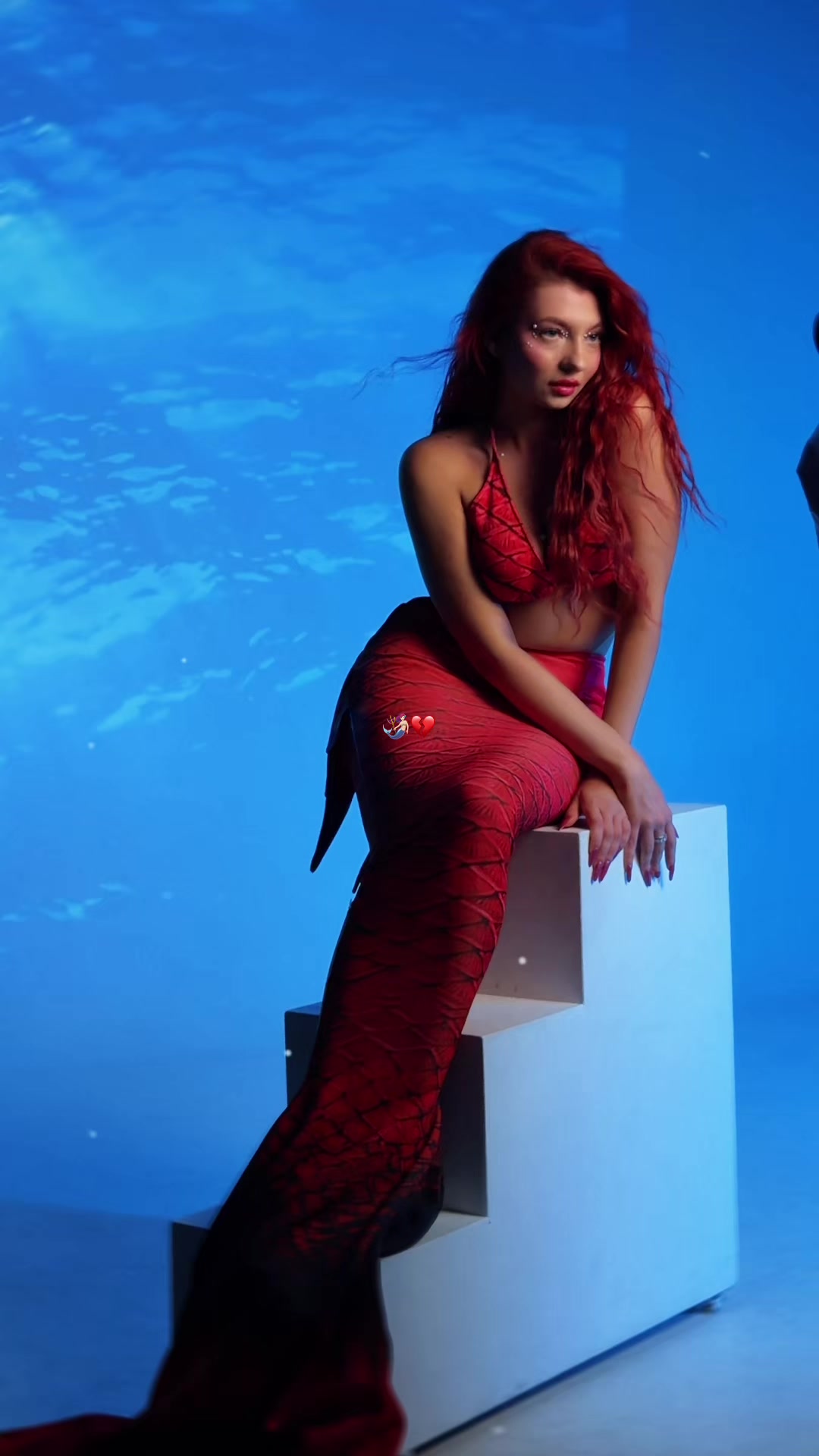 @ALANIUA.