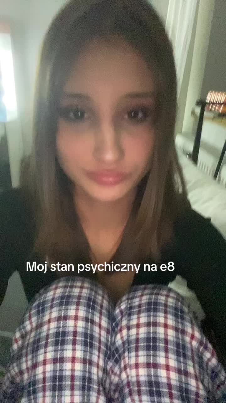 @:3