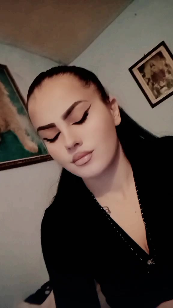 @Mela🖤💫🤍