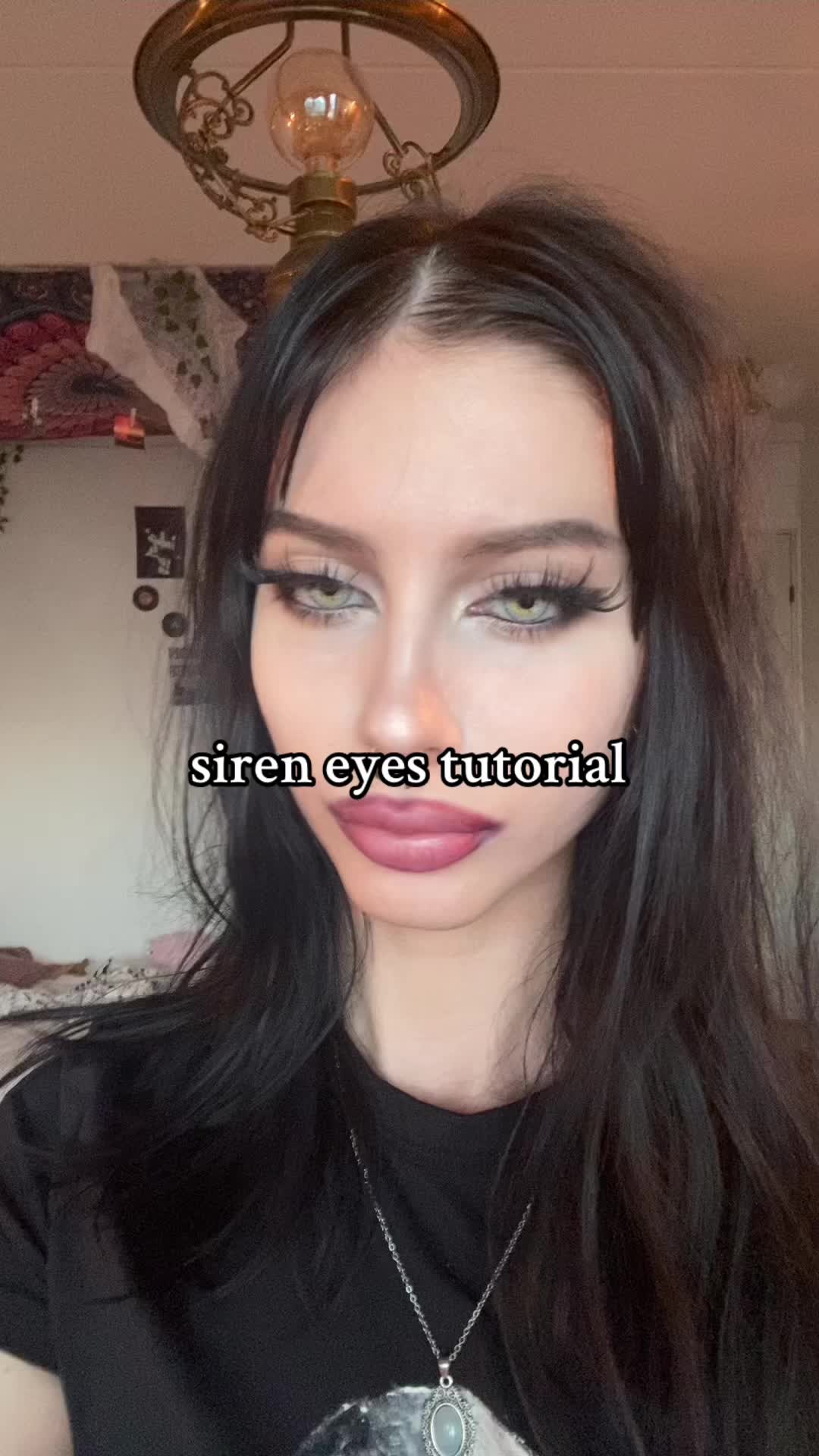 @nora valeria
