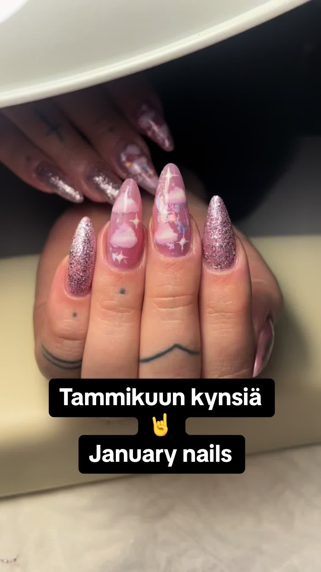 @Nailamos