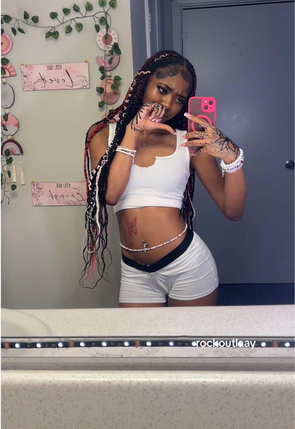 @rockoutlaay