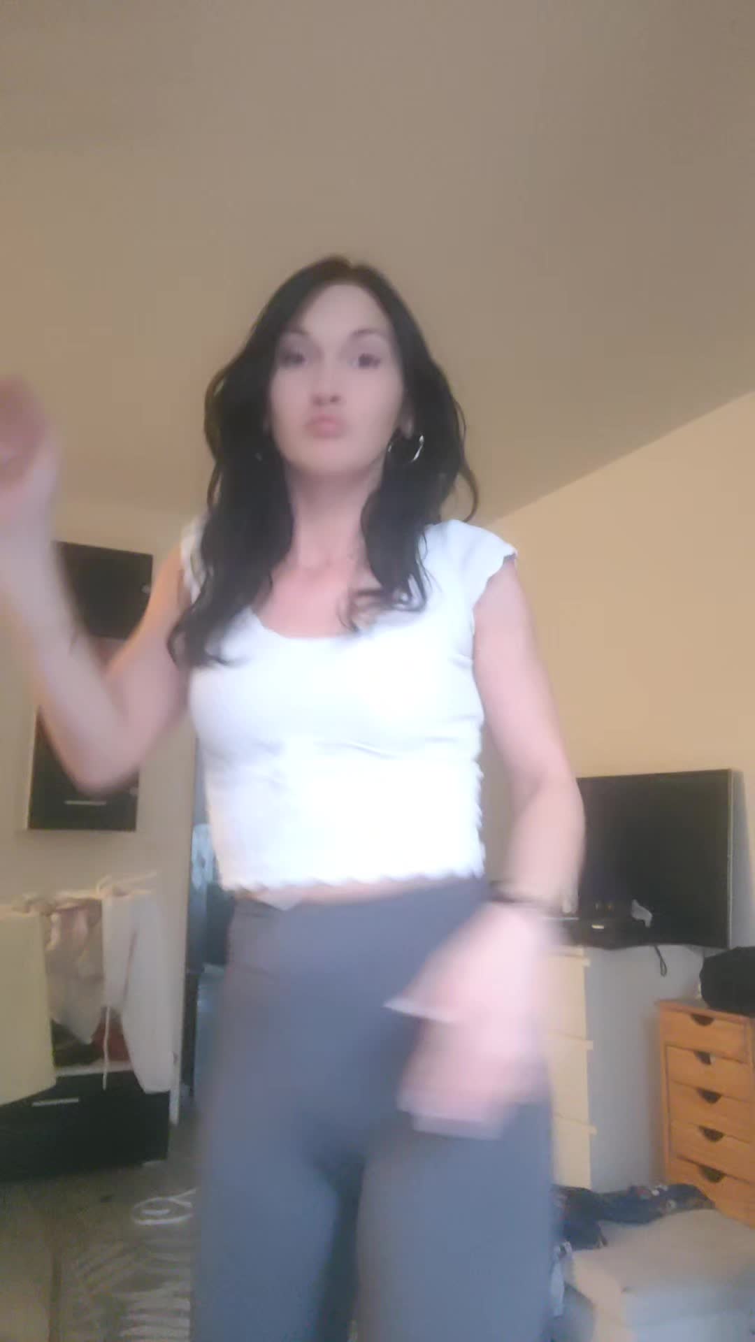 @Debbi