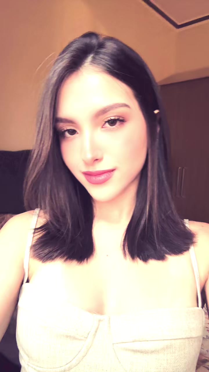 @Ju✨