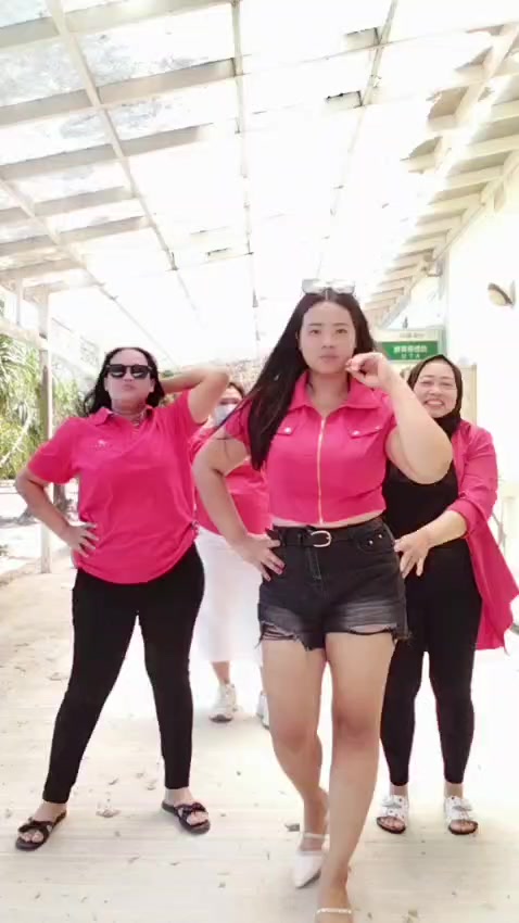 @Dewi Kitty🍑