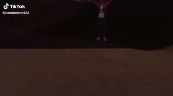 @●︿●