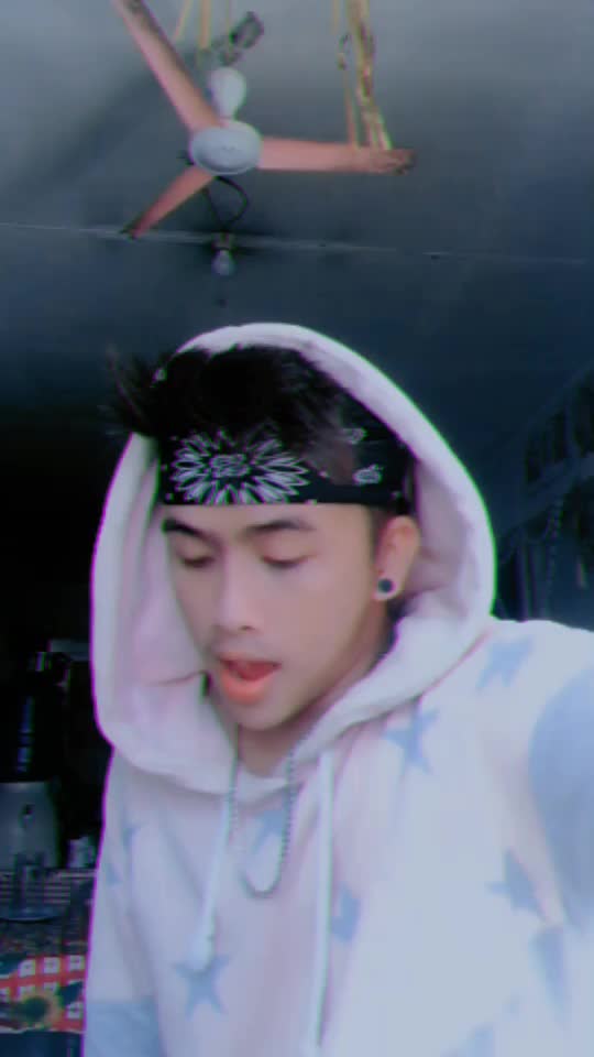 @Troooy