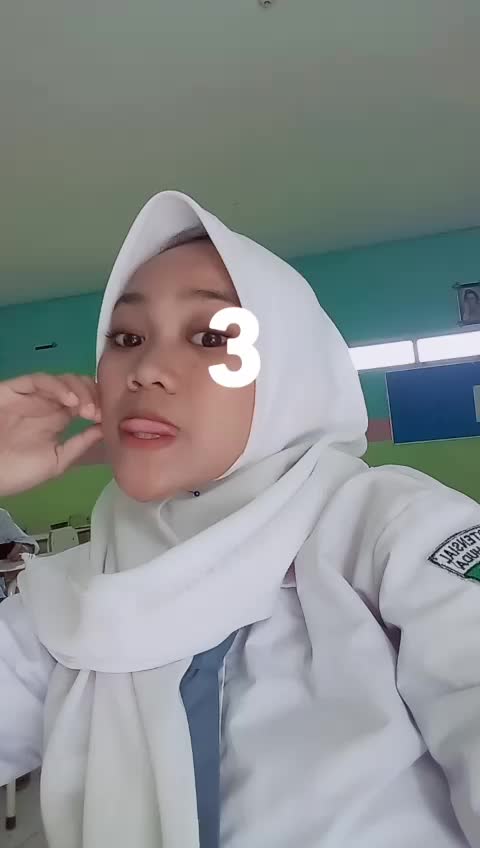 @Annisa021
