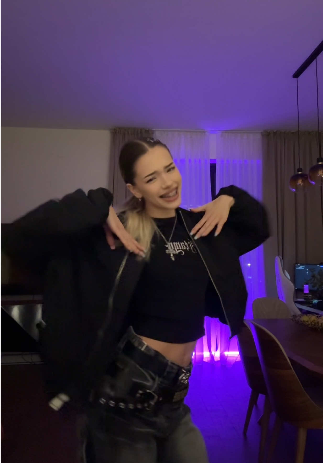 @VLATESSA