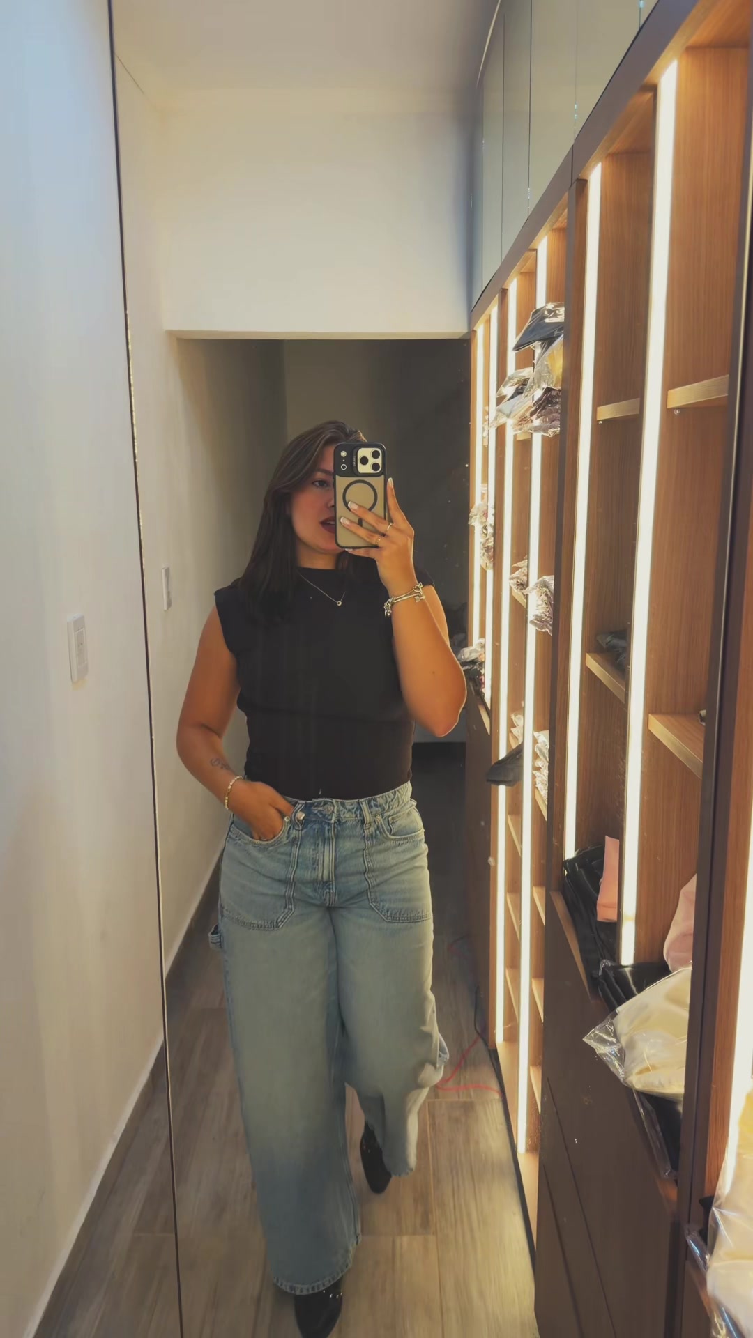 @𝑬𝒍𝒊 𝑴𝒐𝒍𝒊𝒏𝒂