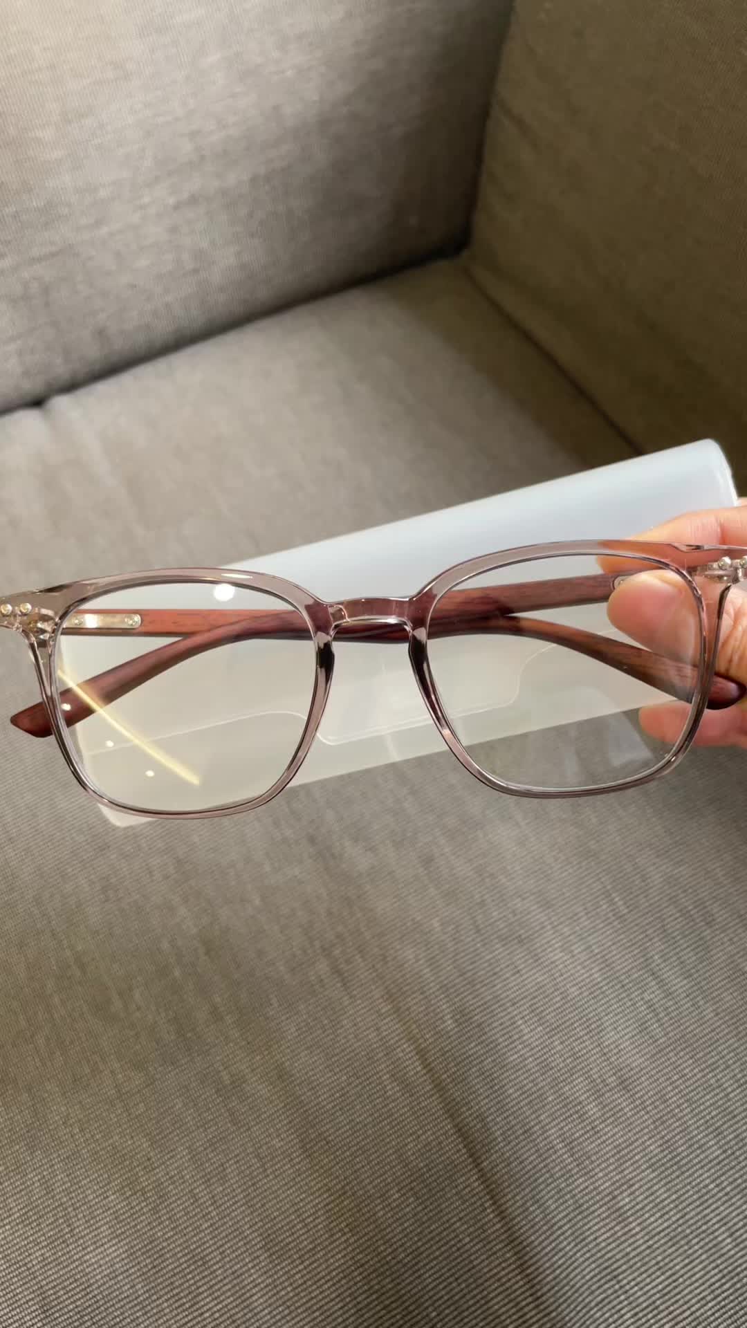 @Design Glasses