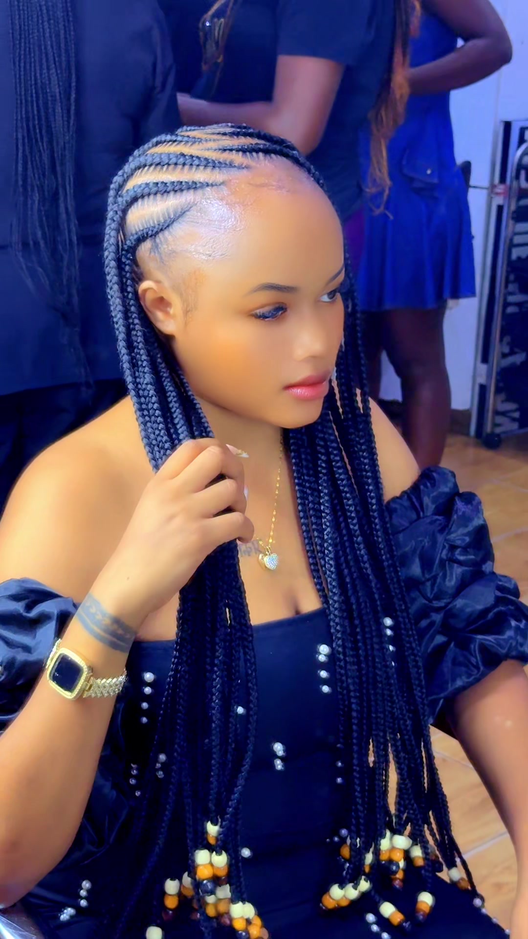 @VIP QUEENS SALON
