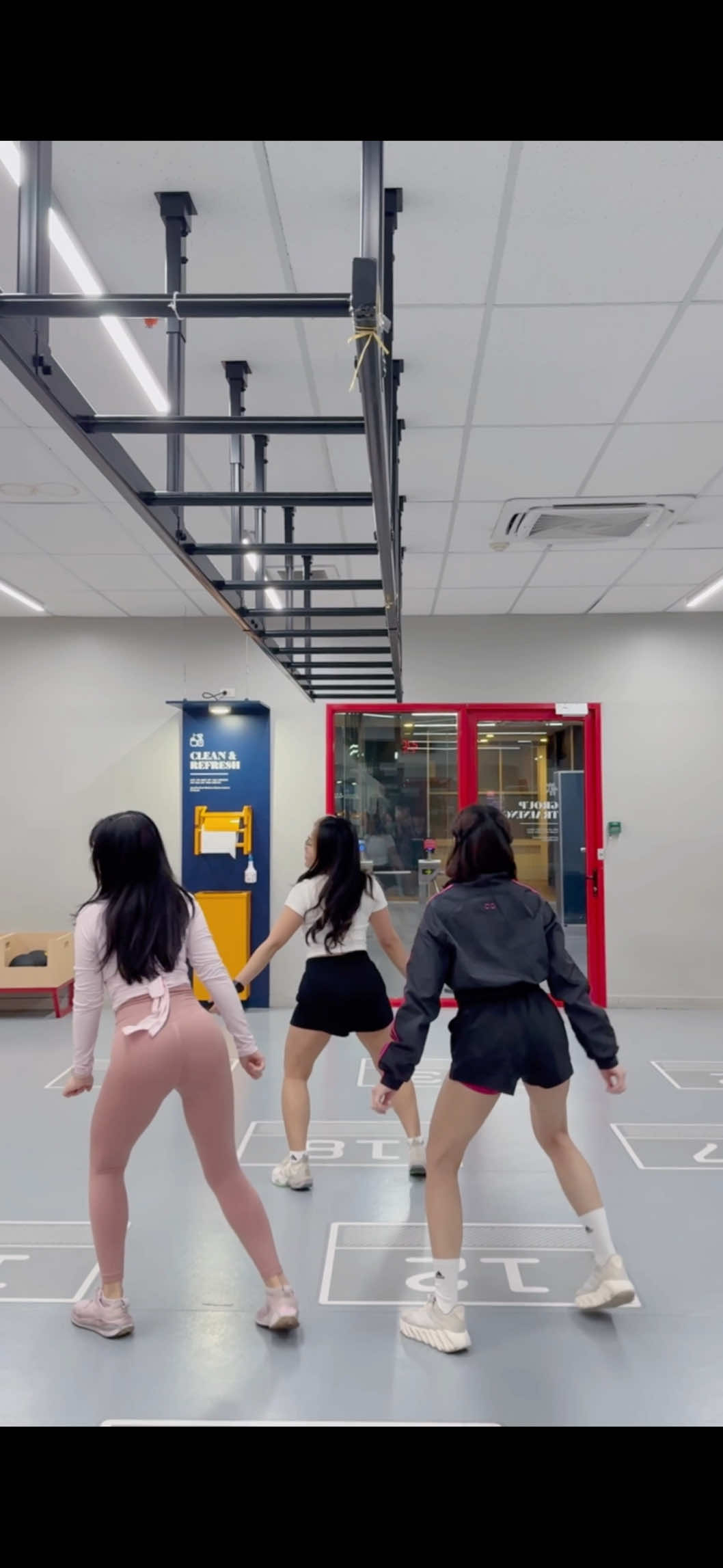 @Aom