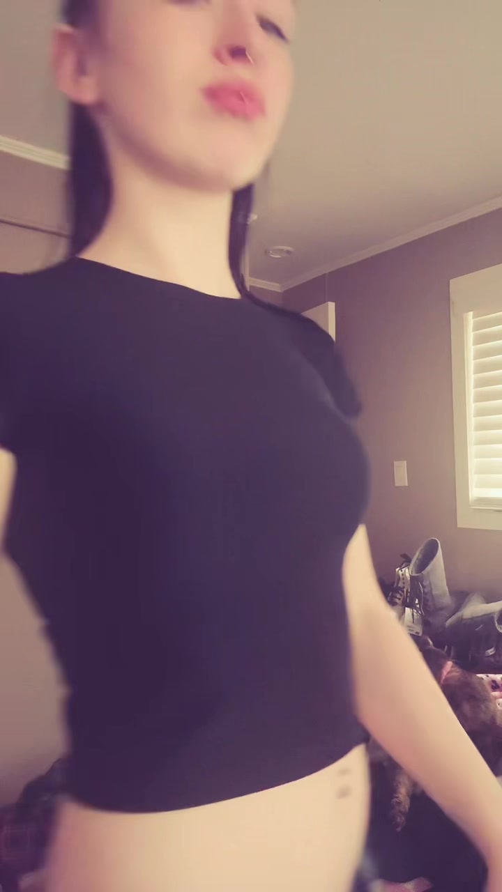 @skullyjade