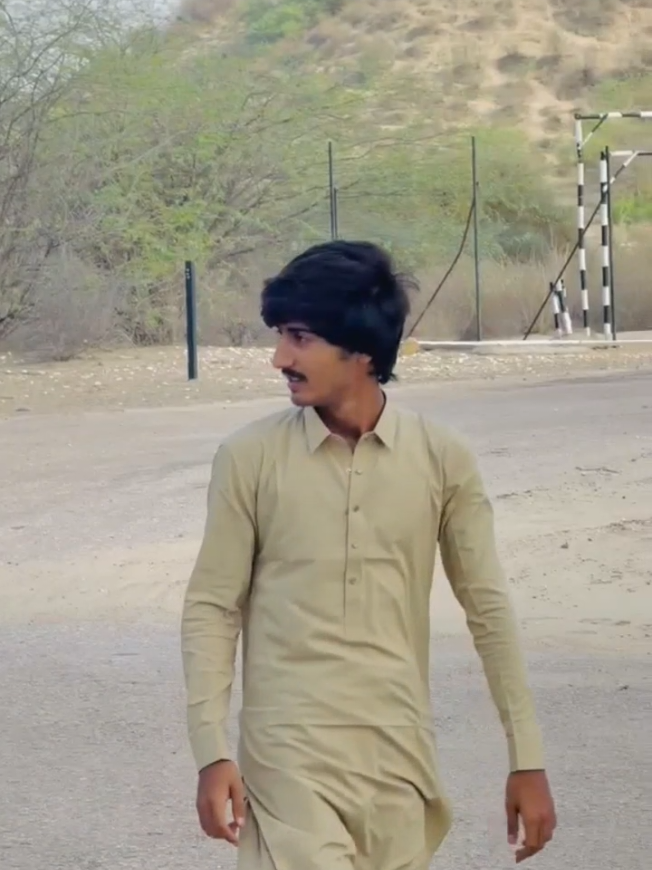 @HUSSAIN 🥀🤍🥀