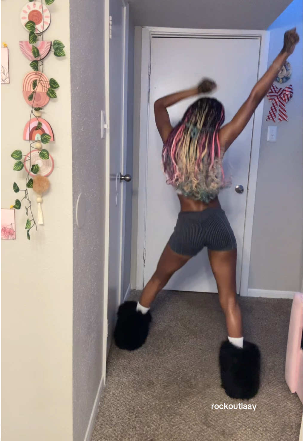 @rockoutlaay