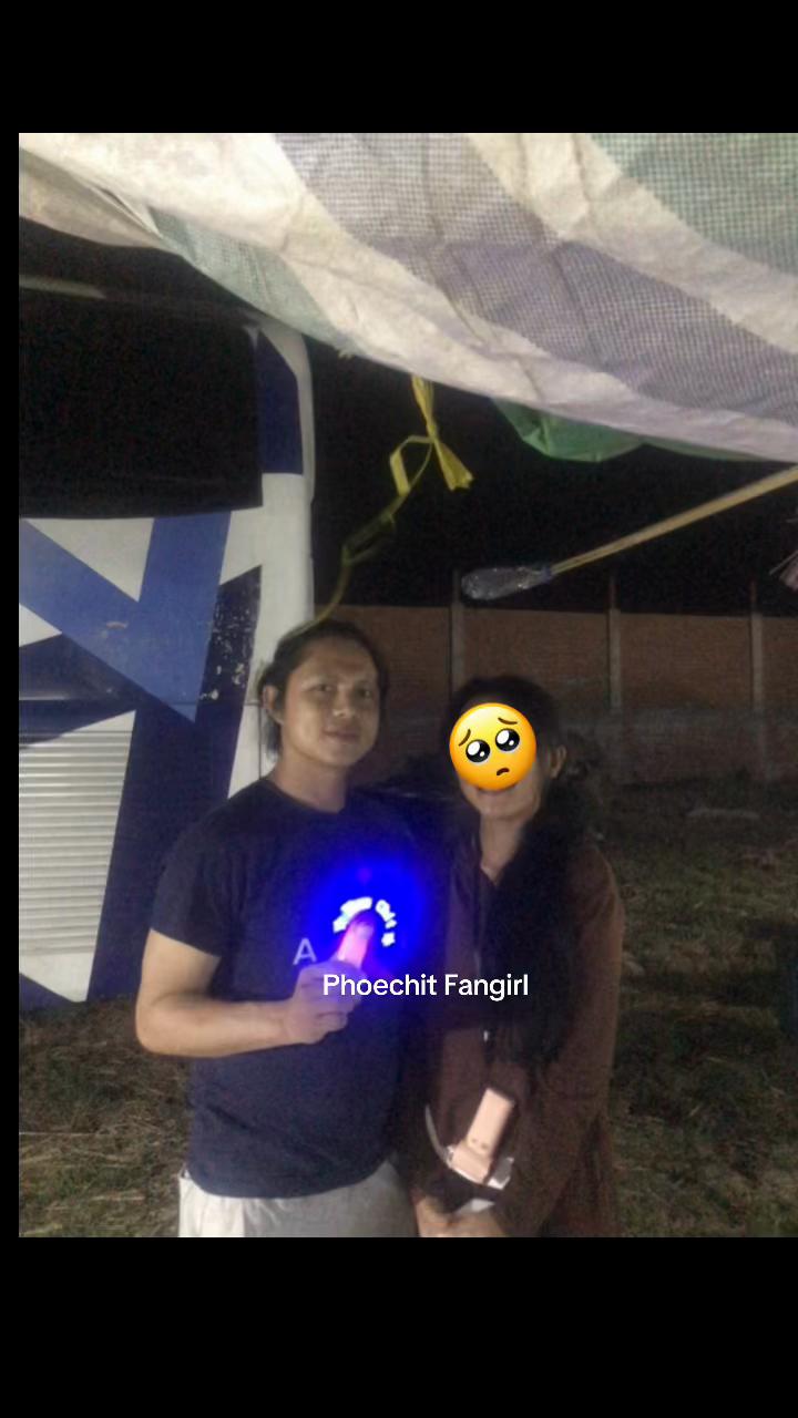 @Phoe Chit fangirl